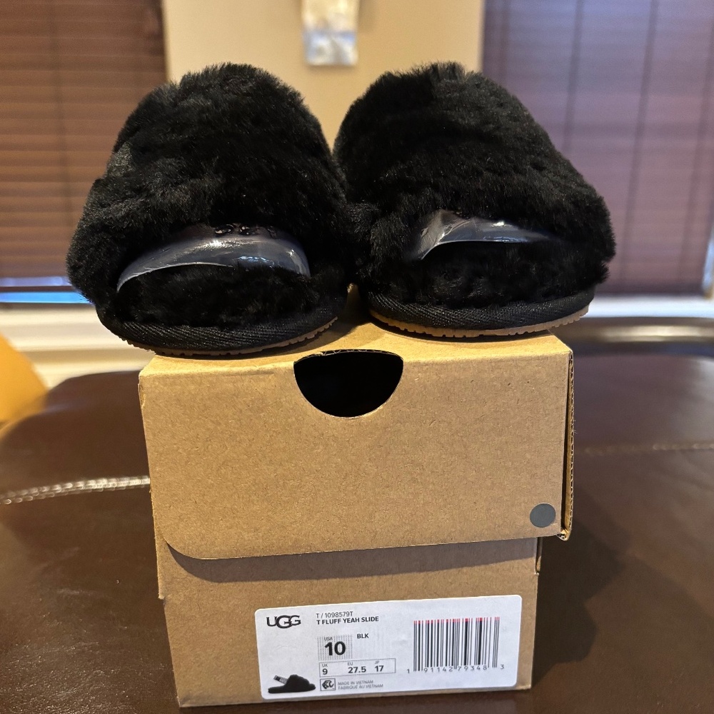 TODDLER UGG FLUFF YEAH BLACK SLIPPERS SIZE 10C